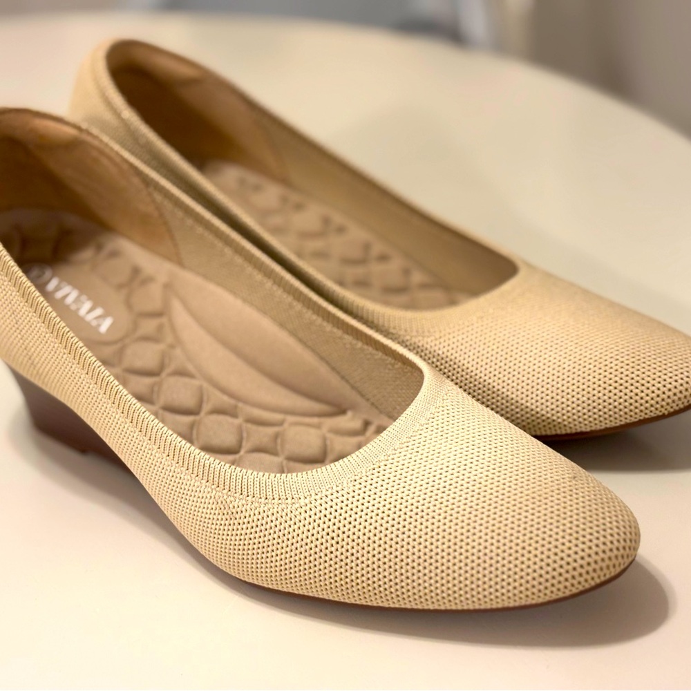 VIVAIA Tamia Wedge Women's Round Toe Comfortable Wedge Heels - Cream Color